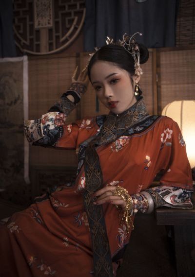 艾曼纽