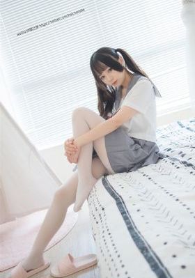年轻的女教师2免费